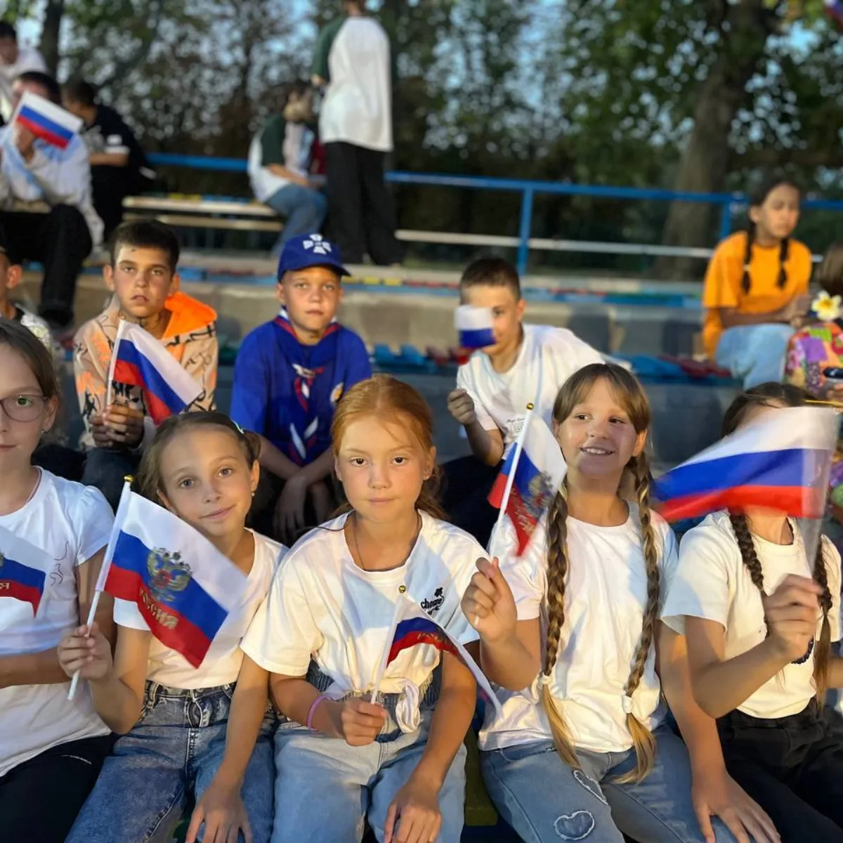 14 День – День Российского флага